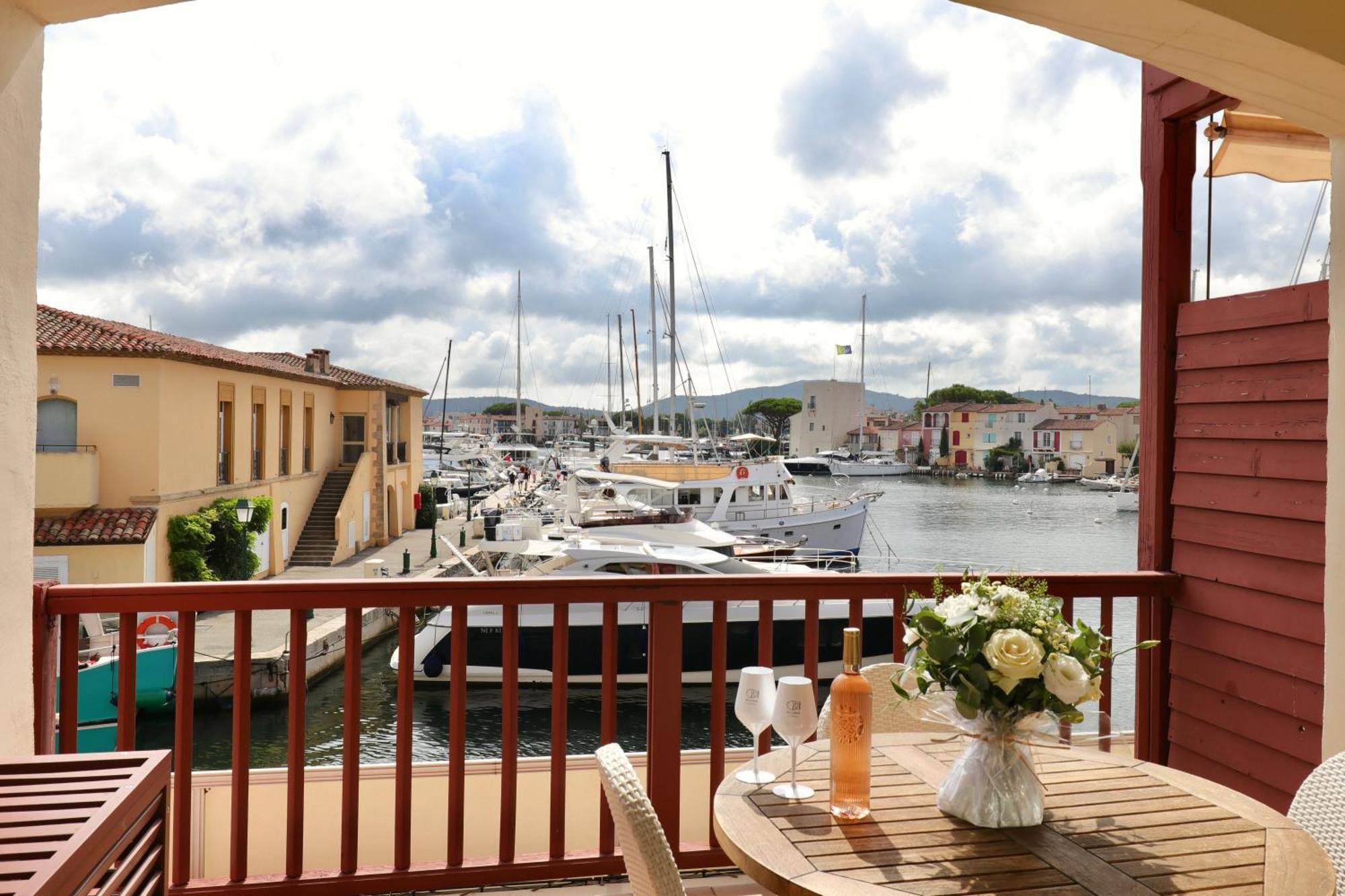 Le Suffren Hotel Grimaud Exterior photo