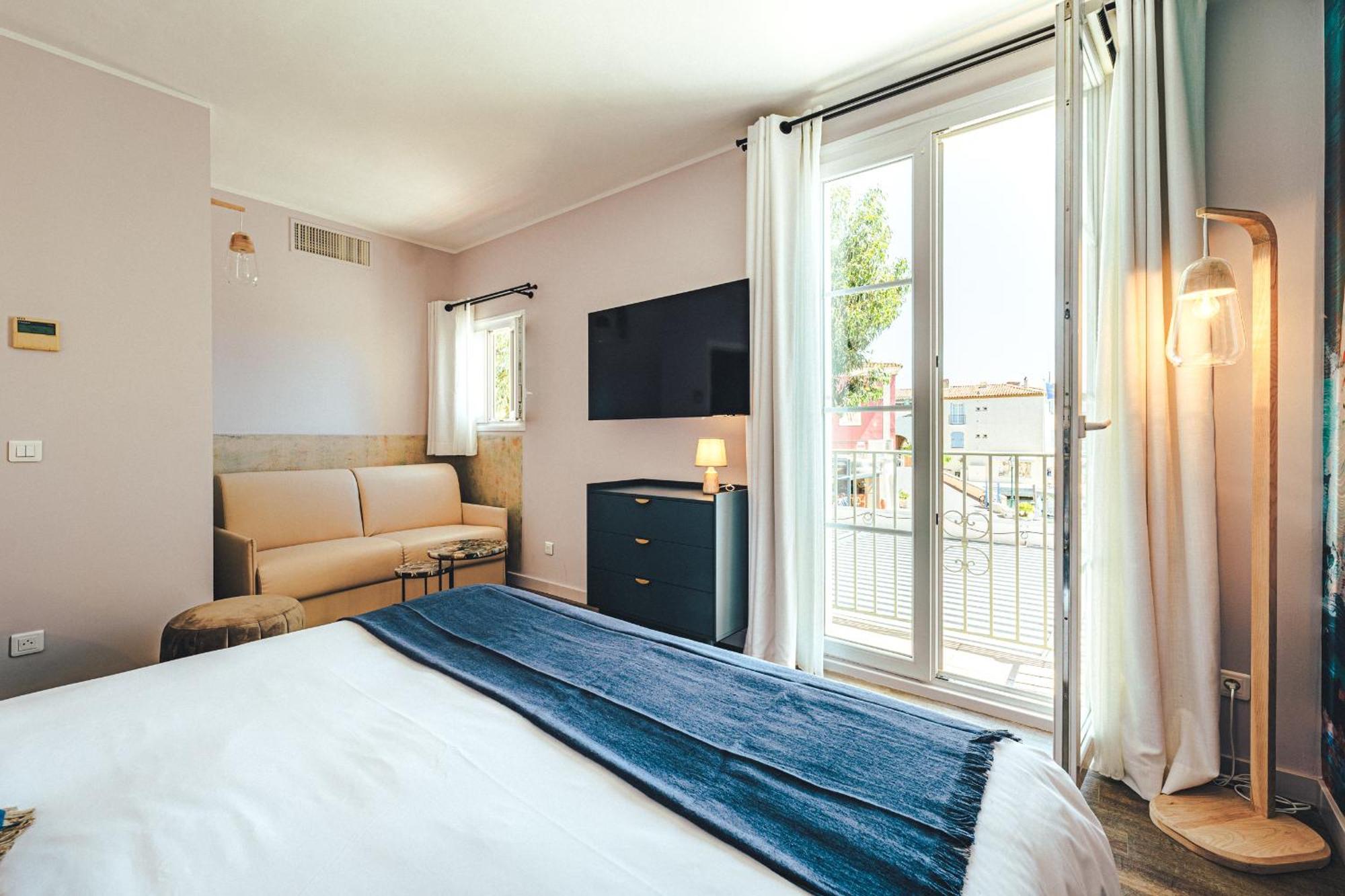 Le Suffren Hotel Grimaud Exterior photo