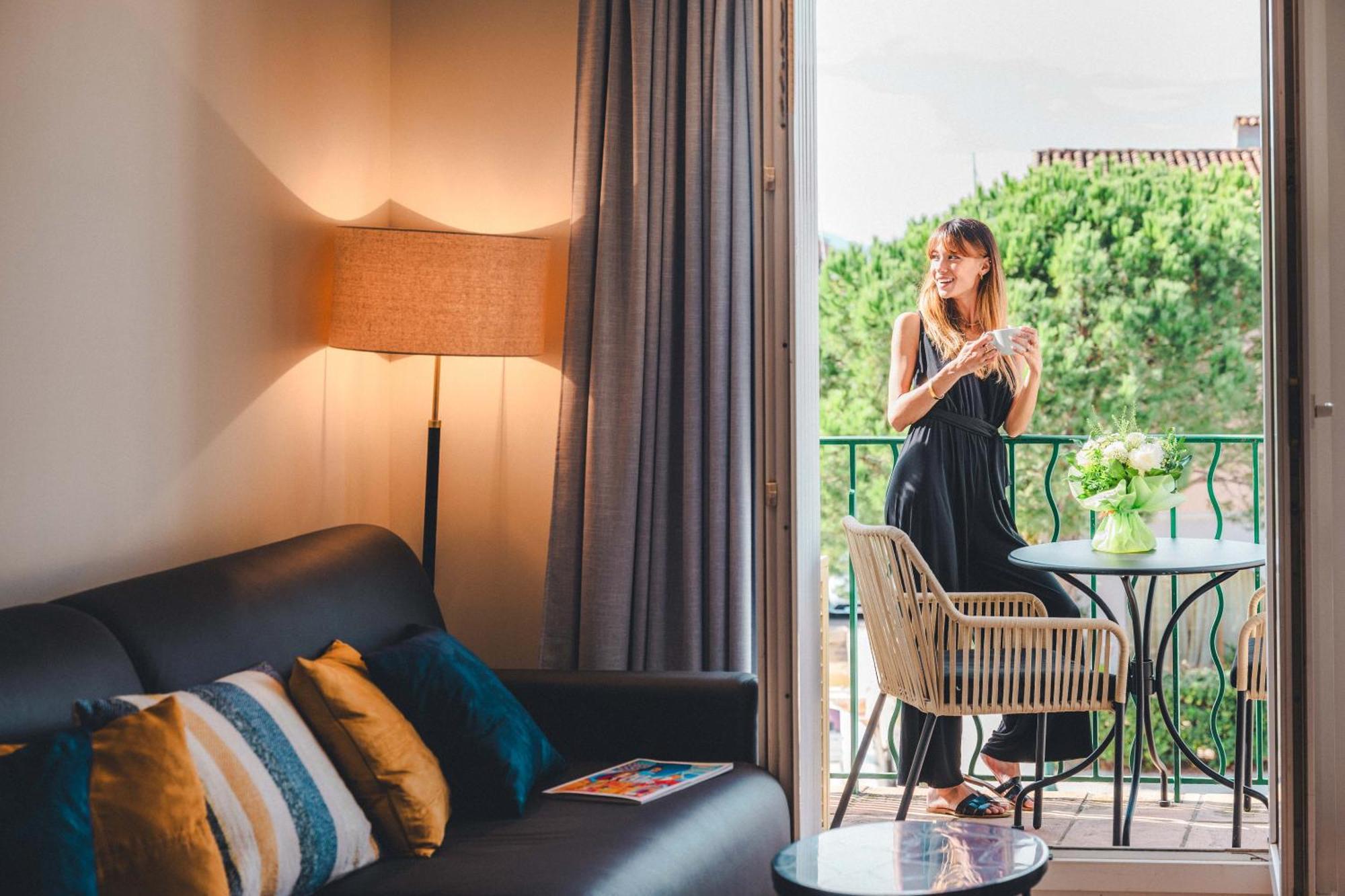 Le Suffren Hotel Grimaud Exterior photo